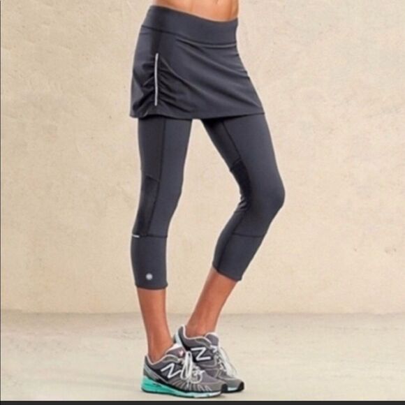 Athleta 2 in 1 Contender Skort Size S - Picture 1 of 6